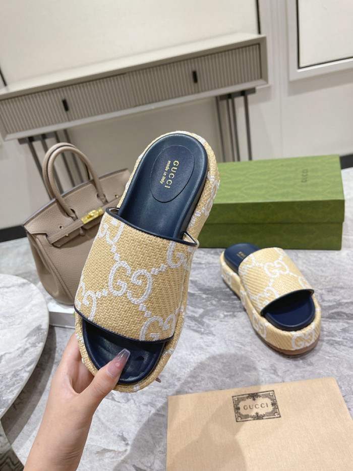 Gu66 SLIPPERS