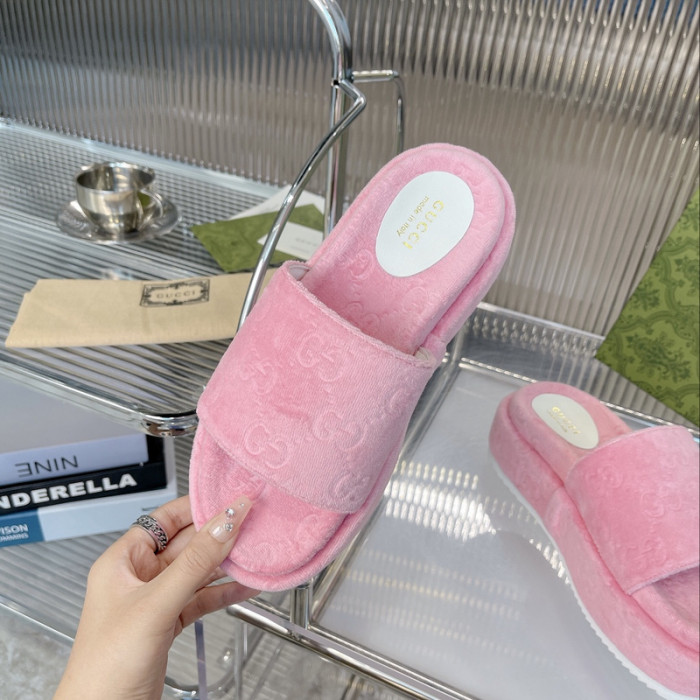 Gu66 SLIPPERS