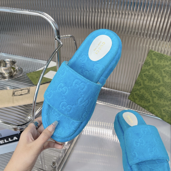 Gu66 SLIPPERS