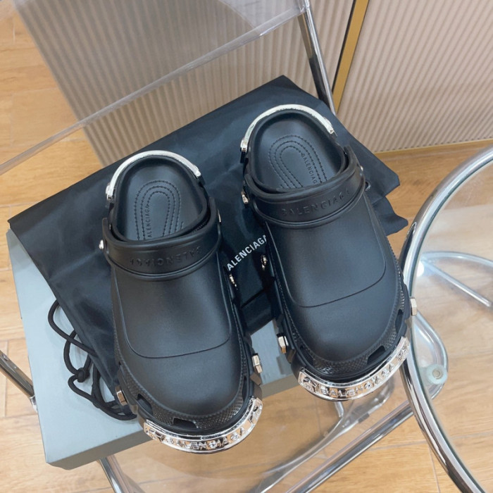 BLCG SLIPPERS