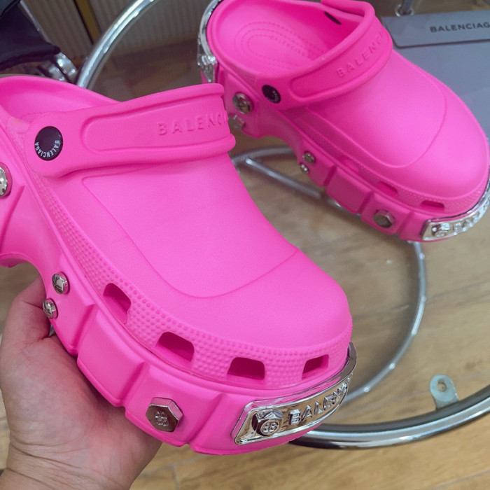 BLCG SLIPPERS