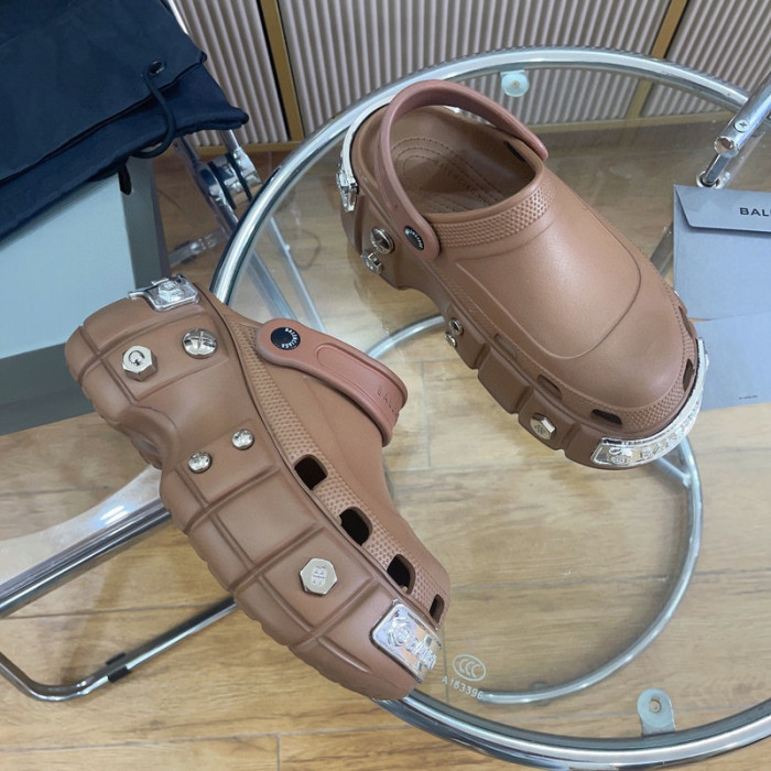 BLCG SLIPPERS