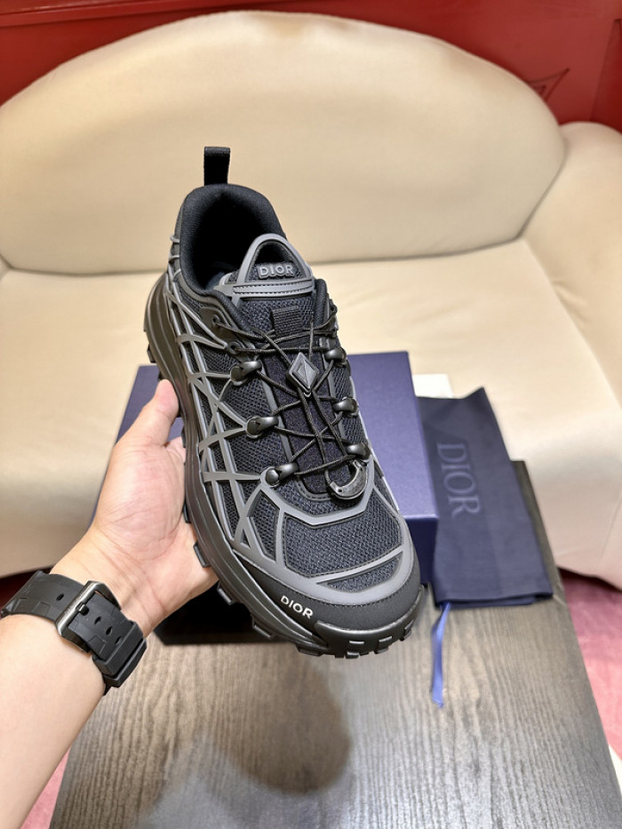 D10R B31 Runner Black