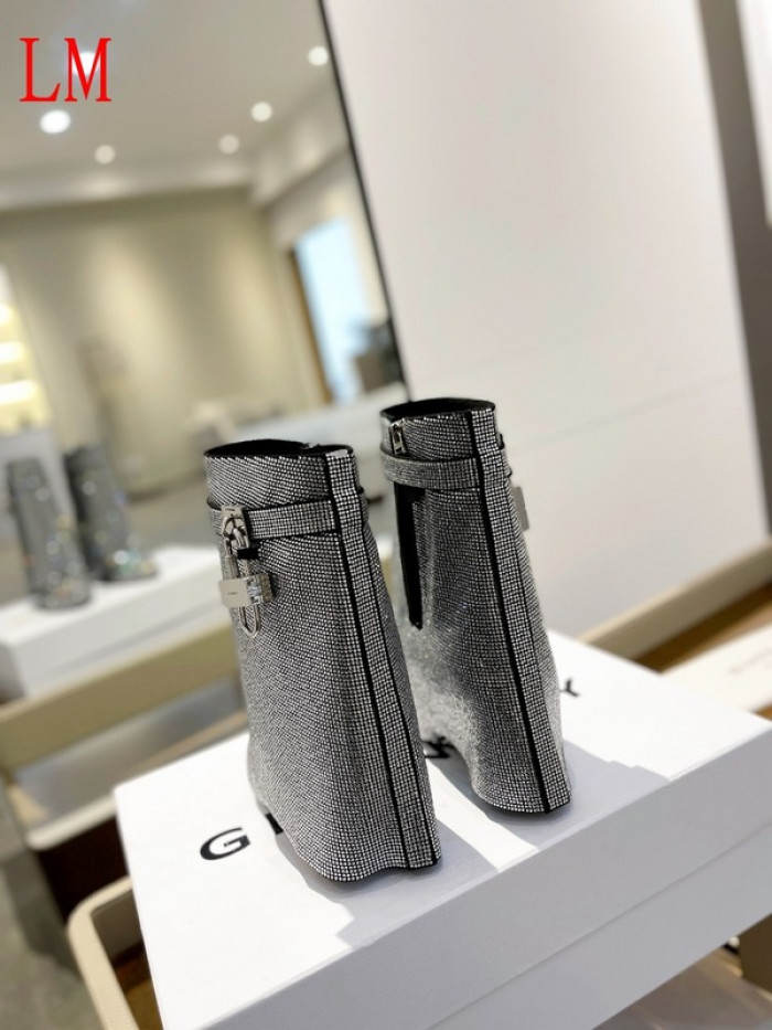 G1VENCHY BOOTS