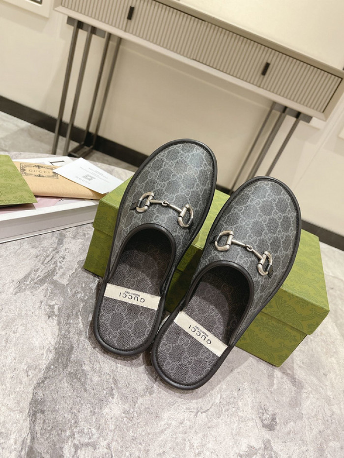 Gu66 SLIPPERS