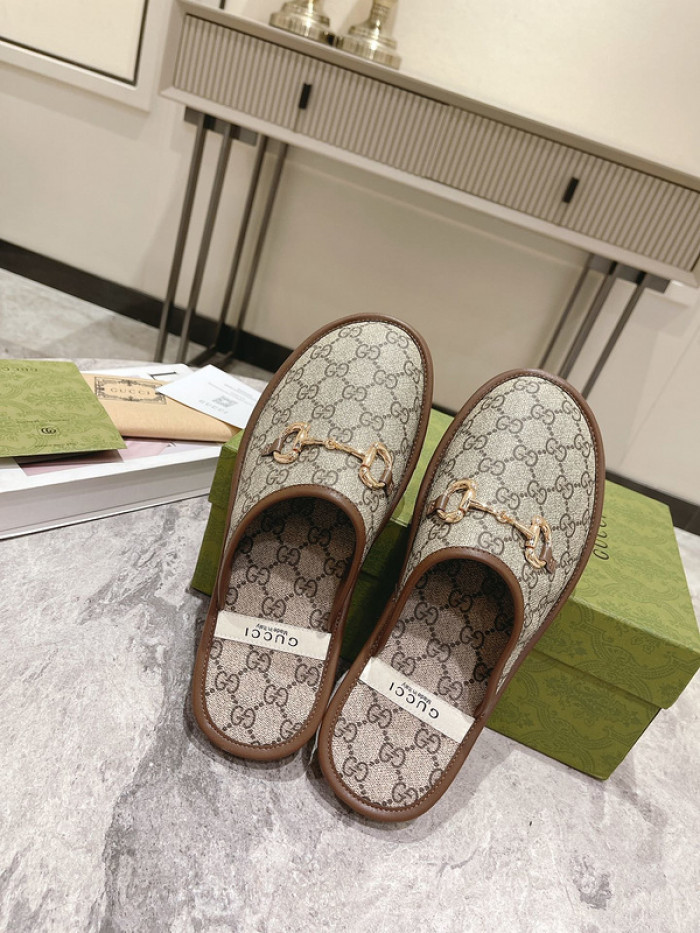 Gu66 SLIPPERS