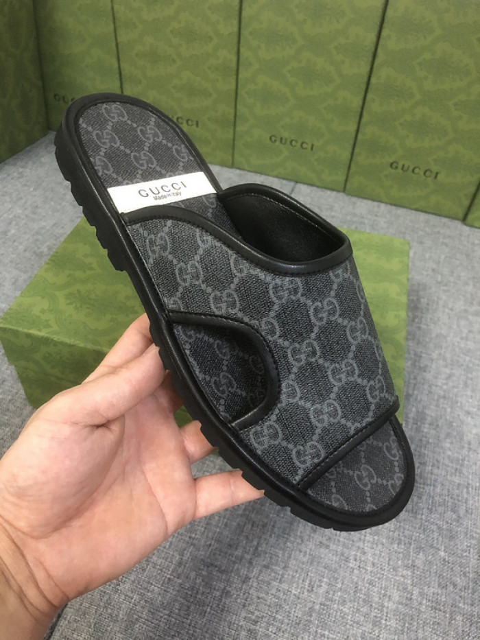 Gu66 SLIPPERS