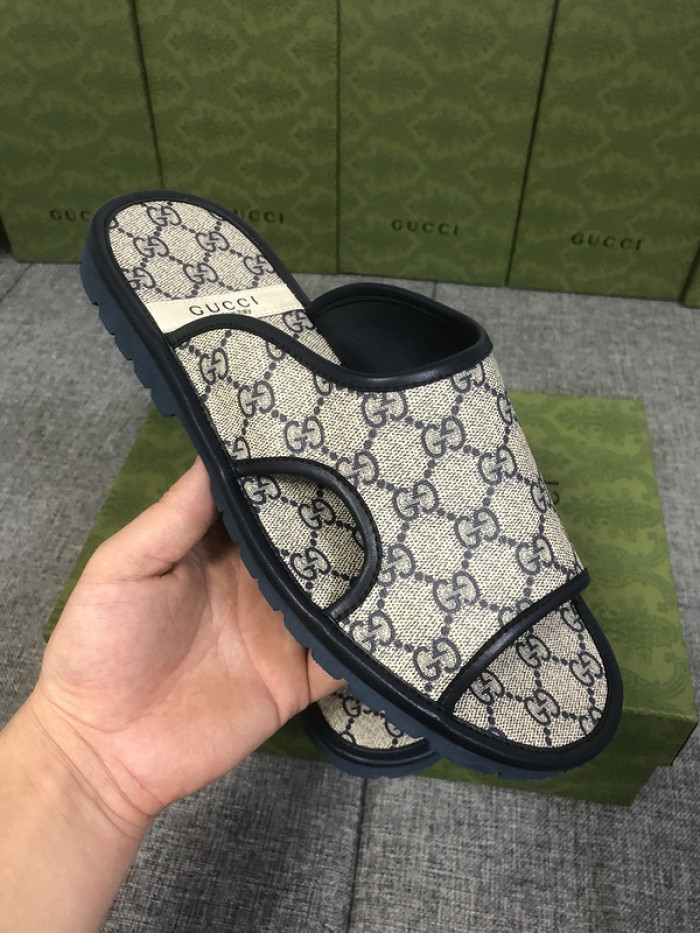 Gu66 SLIPPERS