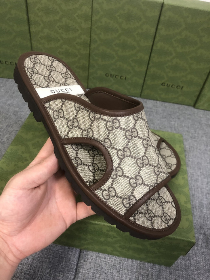 Gu66 SLIPPERS