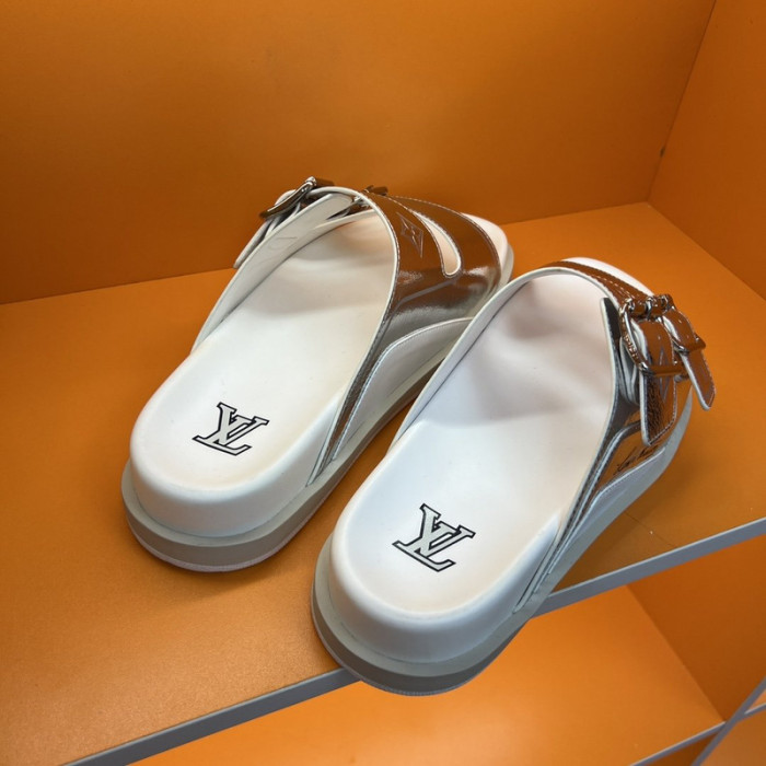 Lou1su1tt slides