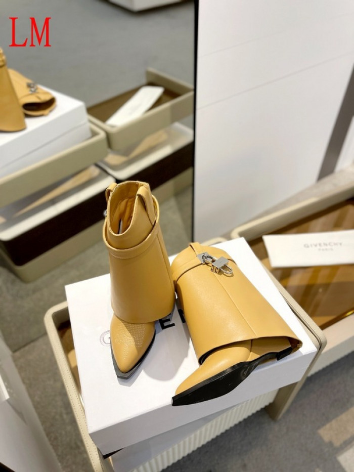 G1VENCHY BOOTS