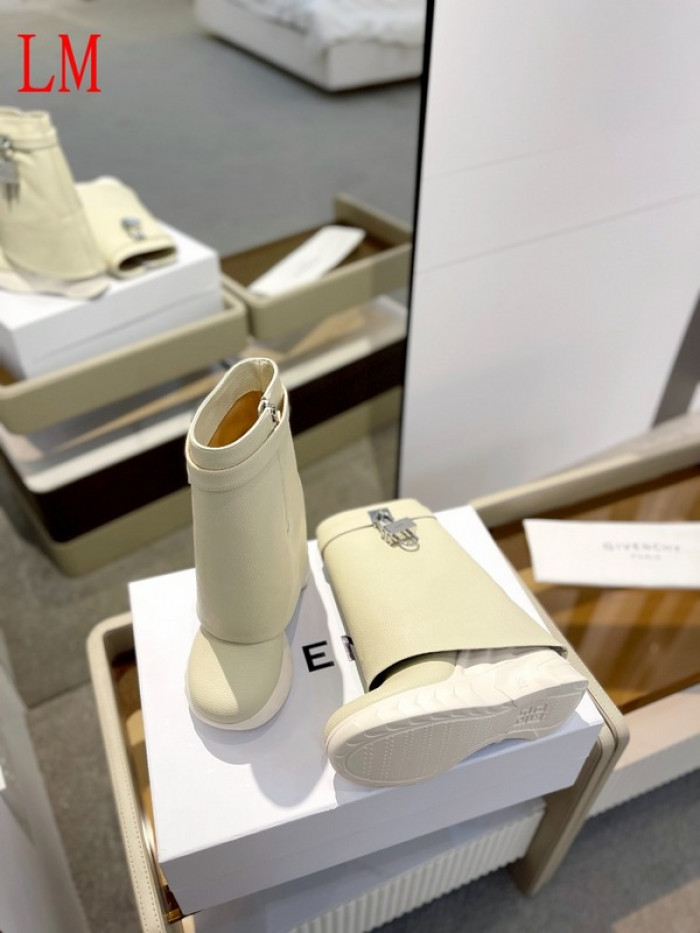 G1VENCHY BOOTS