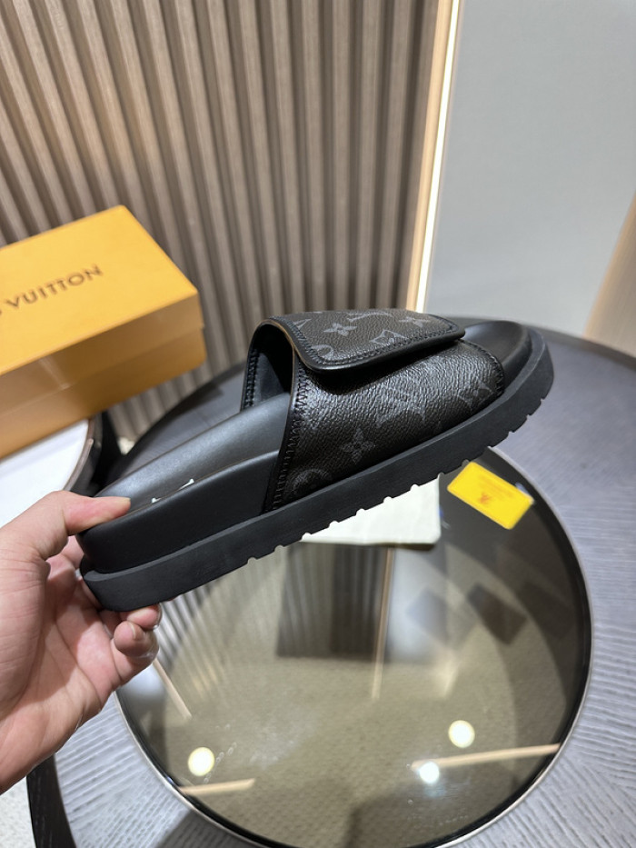 Lou1su1tt slides