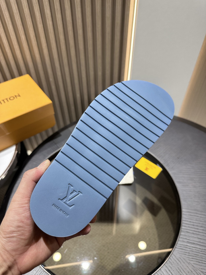 Lou1su1tt slides