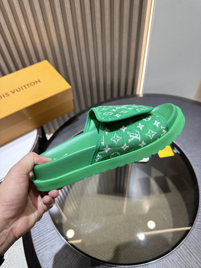 Lou1su1tt slides