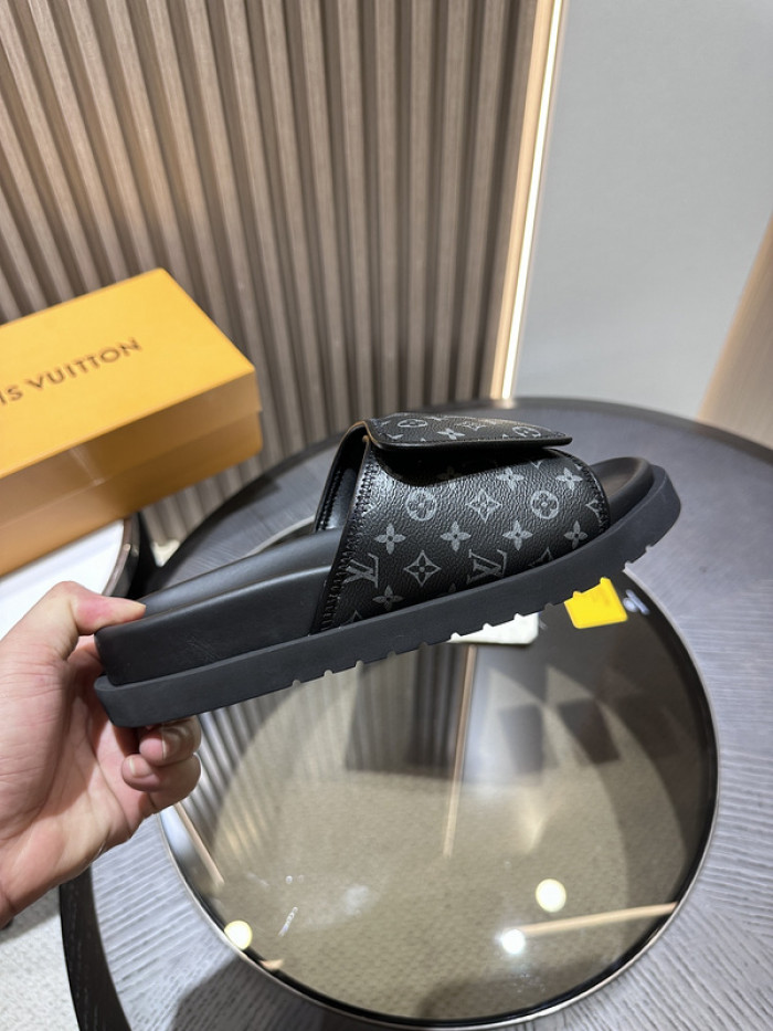Lou1su1tt slides