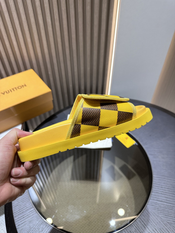Lou1su1tt slides