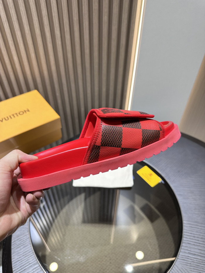 Lou1su1tt slides
