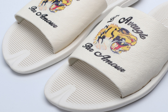 Gu66 SLIPPERS