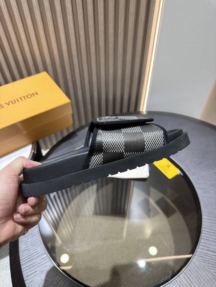 Lou1su1tt slides
