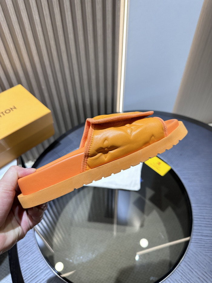 Lou1su1tt slides