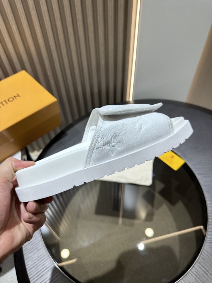 Lou1su1tt slides