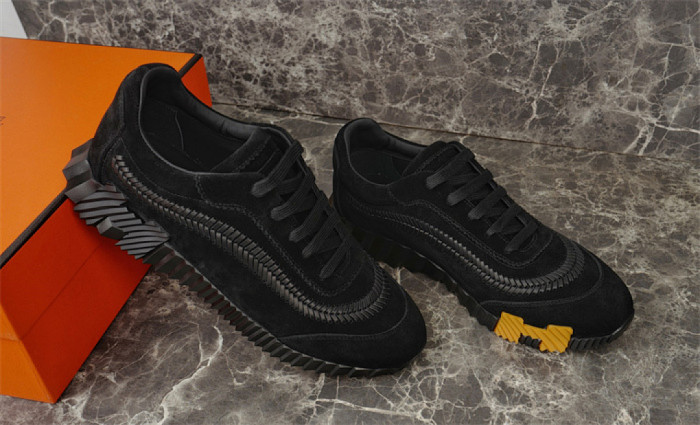H**me5 Sneaker