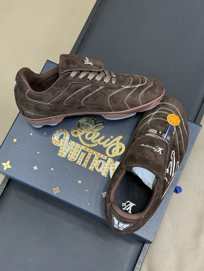 Lou1su1tt Footprint Soccer Brown