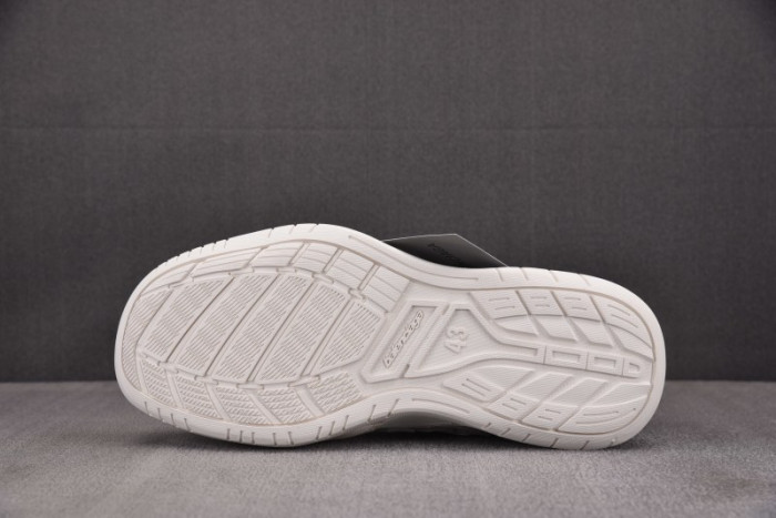 BLCG Hamptons Worn-out Sneaker 841765 WHPLY 9160