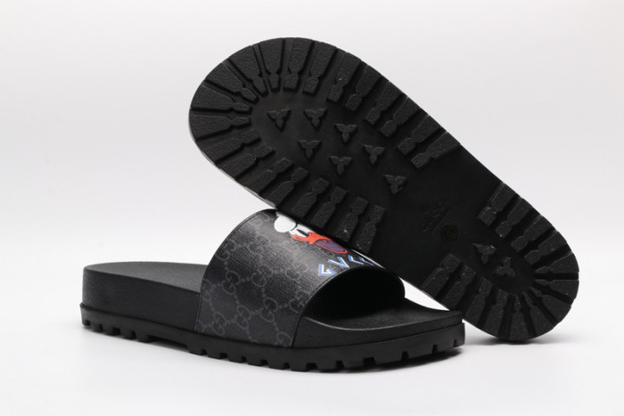 Gu66 SLIPPERS