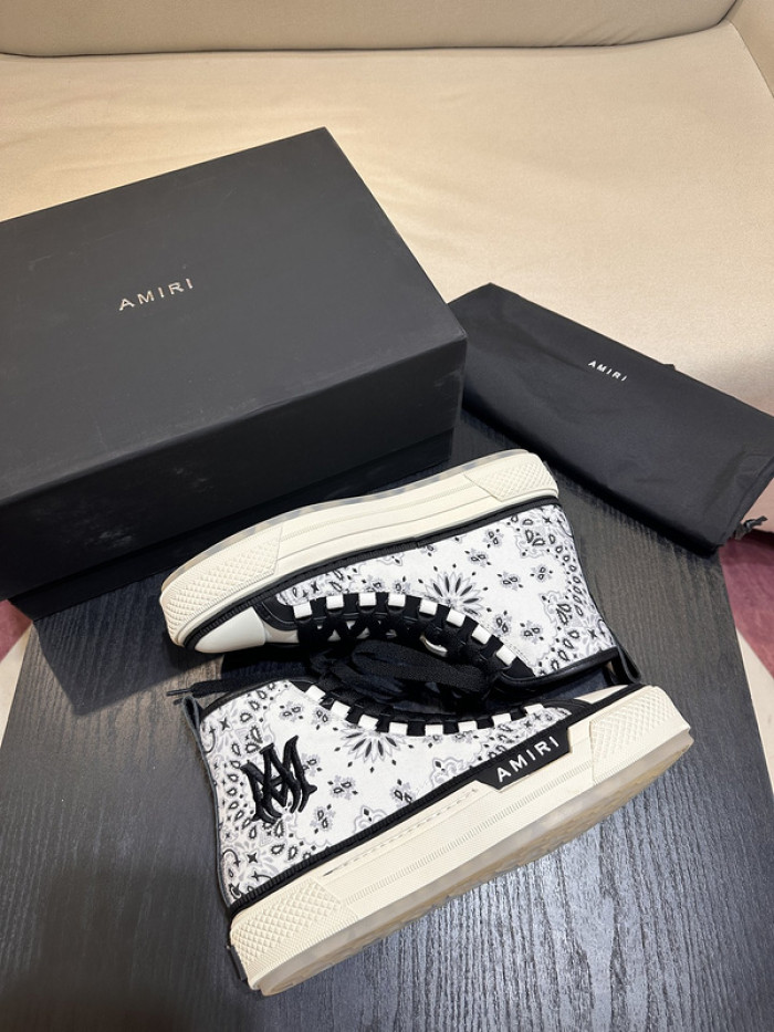 AM1R1 Skel high top