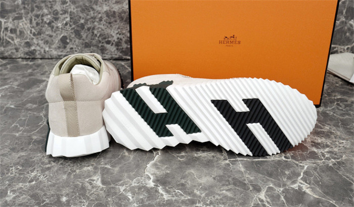 H**me5 Sneaker