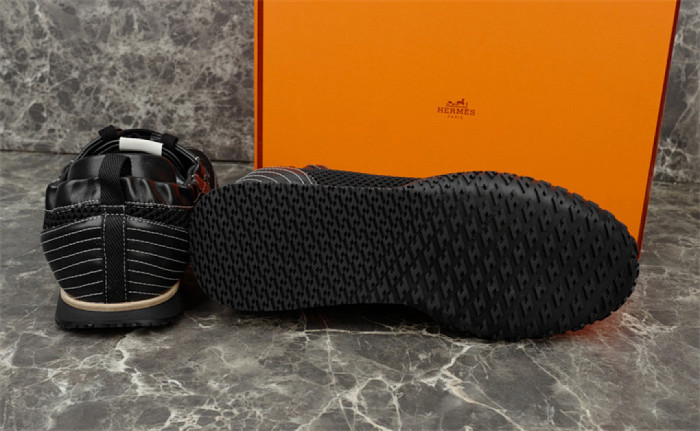H**me5 Sneaker
