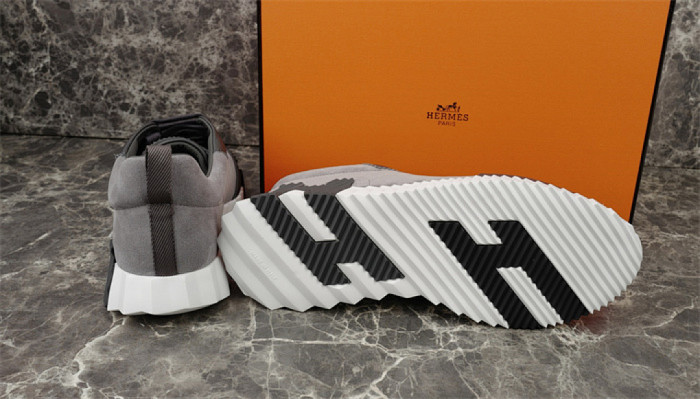 H**me5 Sneaker
