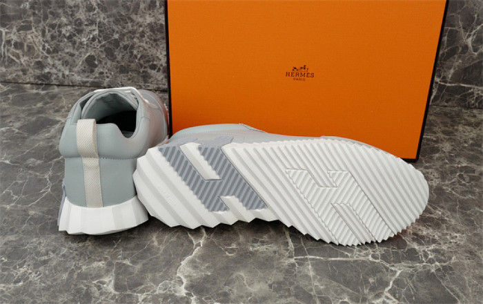H**me5 Sneaker