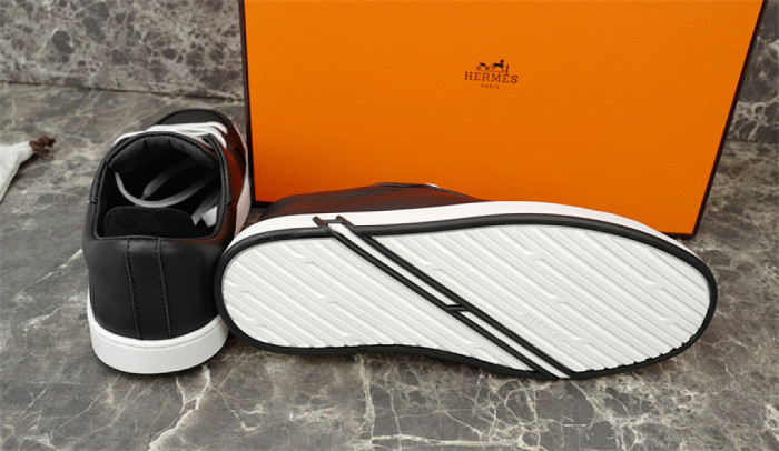 H**me5 Sneaker