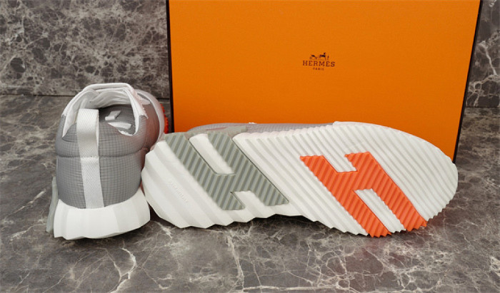 H**me5 Sneaker