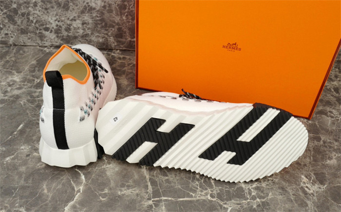 H**me5 Sneaker