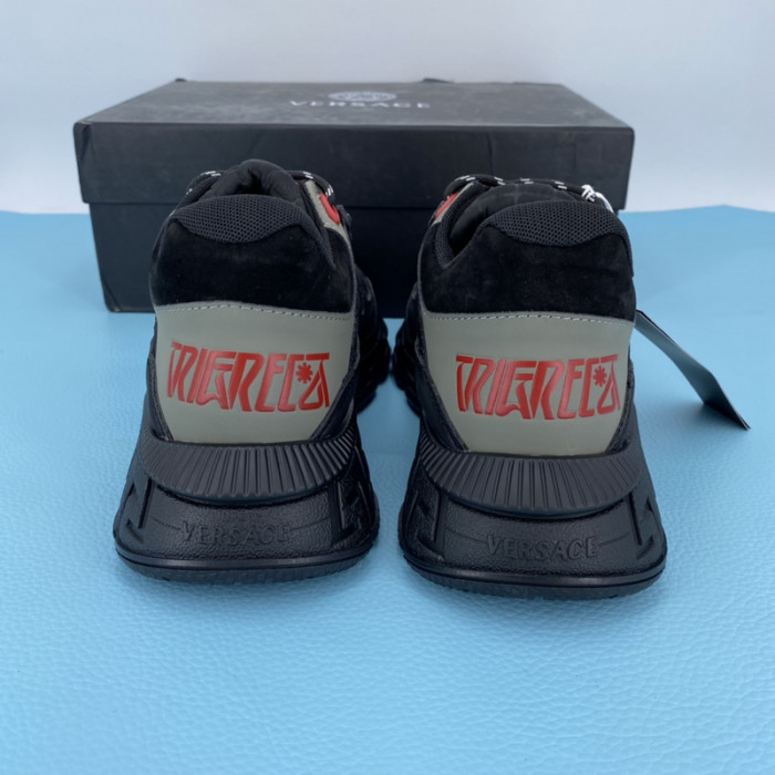 VERS SNEAKERS