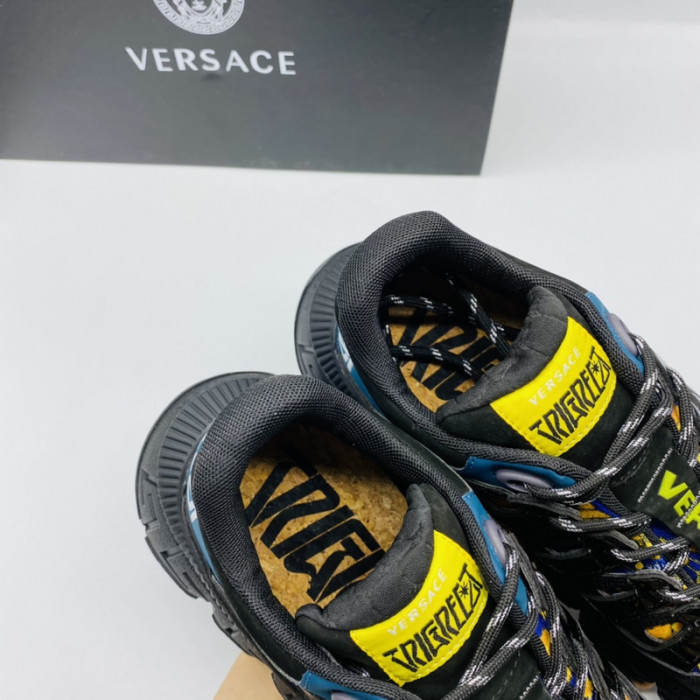 VERS SNEAKERS