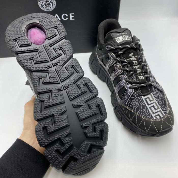 VERS SNEAKERS