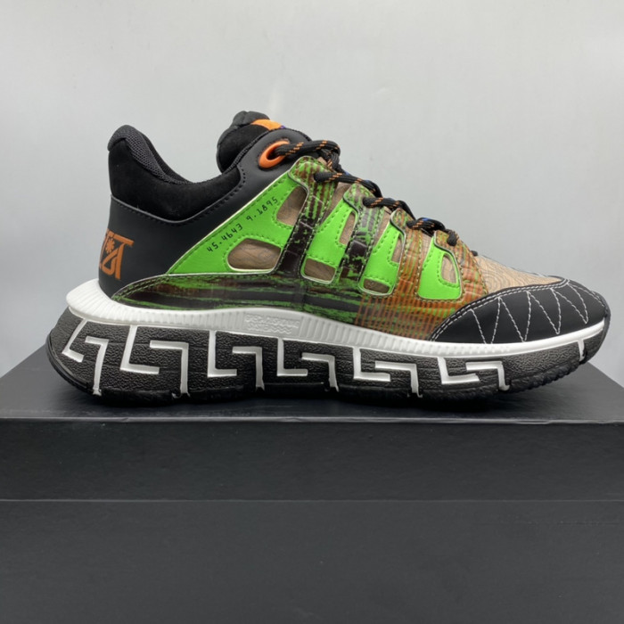 VERS SNEAKERS