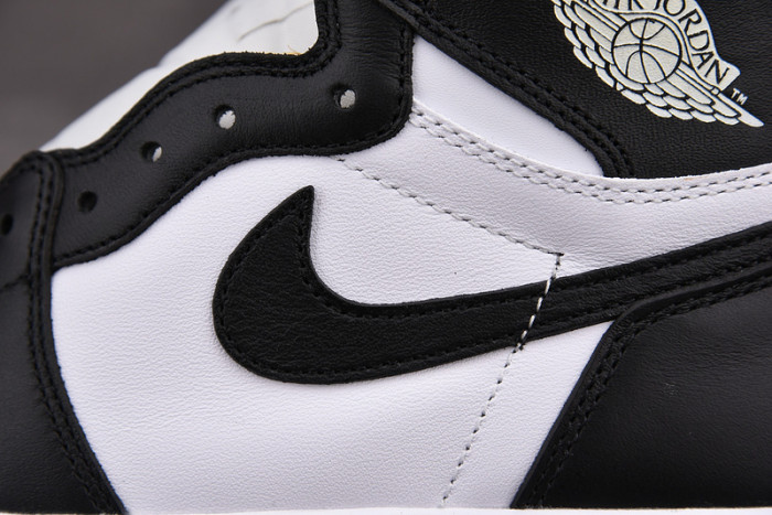 Air Jordan 1 Retro Black White (2014) 555088-010