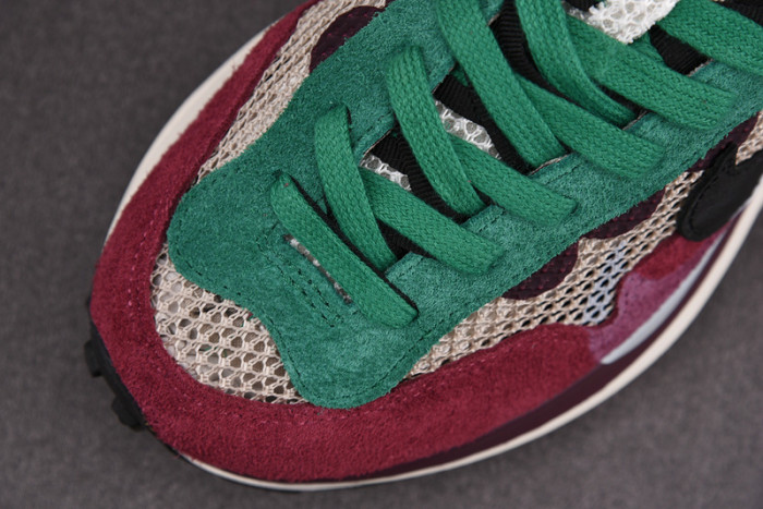 Nike Vaporwaffle sacai Villain Red Neptune Green DD3035-200
