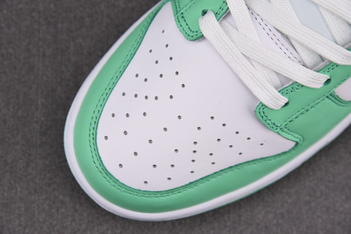 Nike Dunk Low Green Glow (W) DD1503-105
