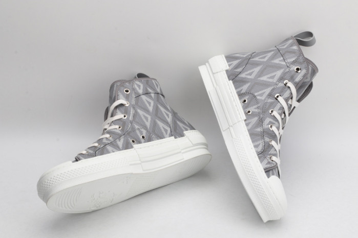 D10R B23 Oblique High Top Sneaker