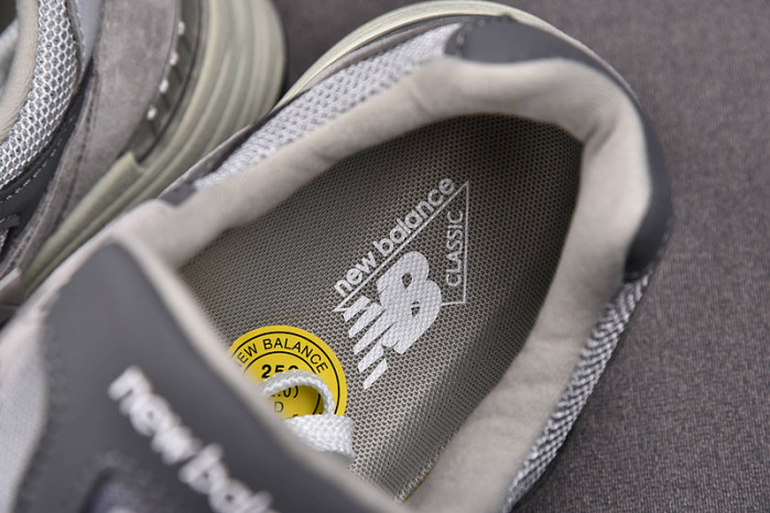 N3W BLANCE SNEAKER