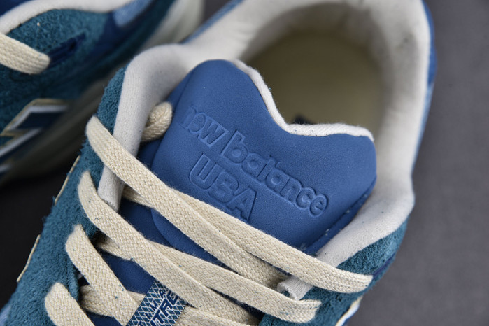 N3W BLANCE SNEAKER