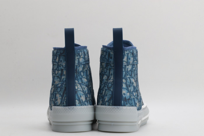 D10R B23 Oblique High Top Sneaker