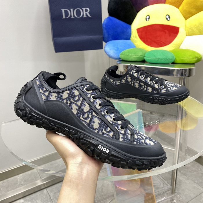 D10R SNEAKER